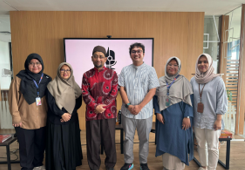 Temu Penggemar Dan Book Signing Habiburrahman El Shirazy